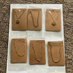 Lot of six gold necklaces/chains